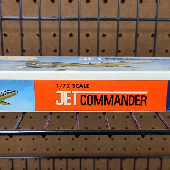 Very Rare - Aurora 1/72 Scale Jet Commander Model kit!! - Picture 4 of 9